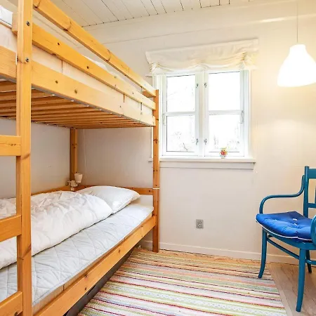 Szálloda 8 Person In 4*